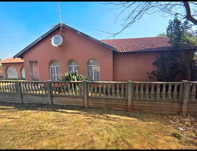3 BEDROOM HOUSE FOR SALE IN DAWN PARK